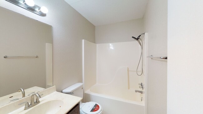 Building Photo - 2 WEEKS FREE! ALL TILE 3 BEDROOM, 2 BATH, ...