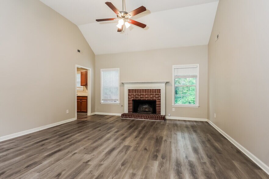 Building Photo - 10990 Knotty Pine Pl