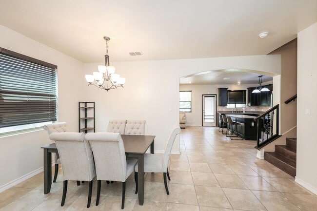 Building Photo - 9813 Sandhill Dr