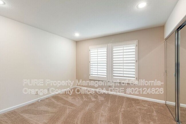 Building Photo - 11930 N Riviera