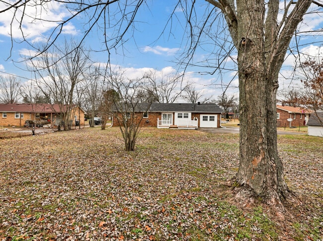 Building Photo - 134 Dave Dr