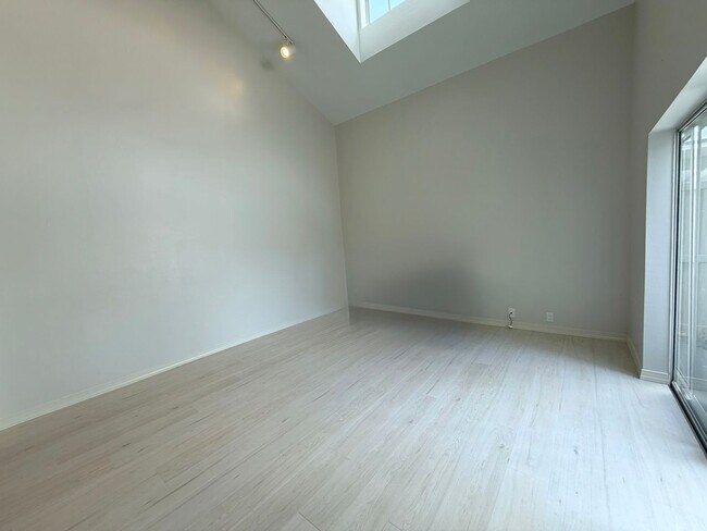 Building Photo - 13121 Whitehaven Ln