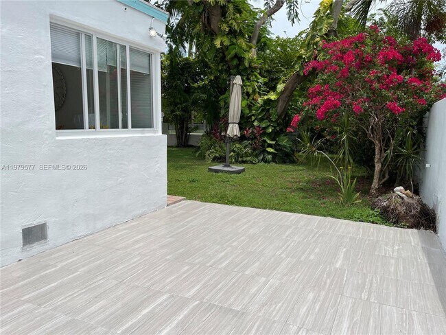 Building Photo - 6910 Rue Notre Dame