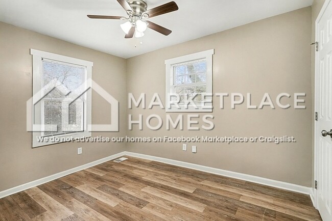 Building Photo - 703 Formwalt St SW