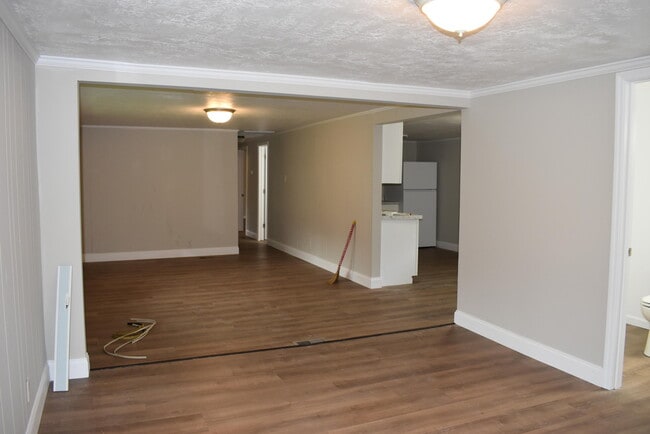 Building Photo - 512 Williams St