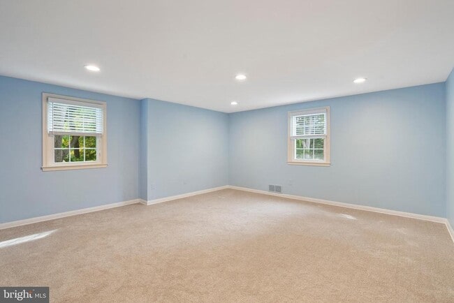 Building Photo - 120 Walker Rd