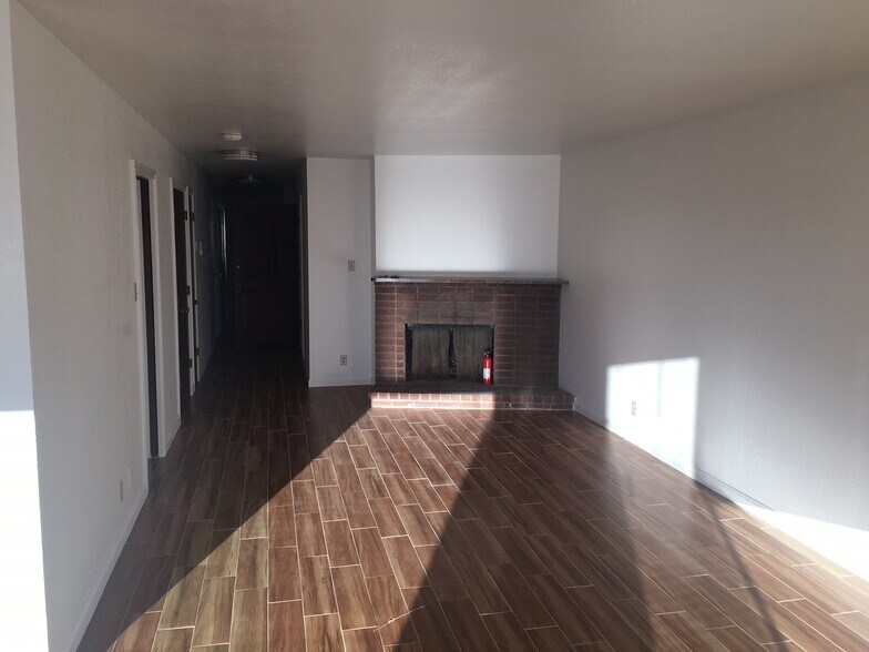 Primary Photo - 1472 12th Ave
