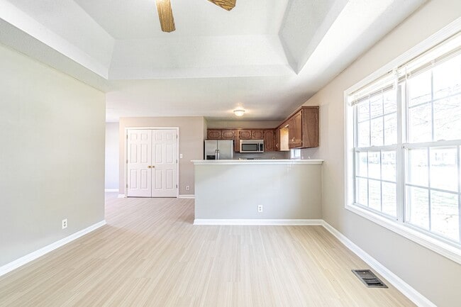 Building Photo - 1811 Harbor Dr