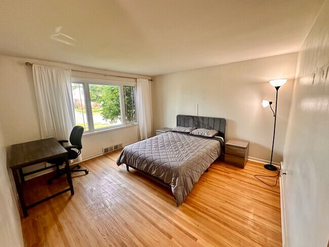 Building Photo - 73 Manning Rd