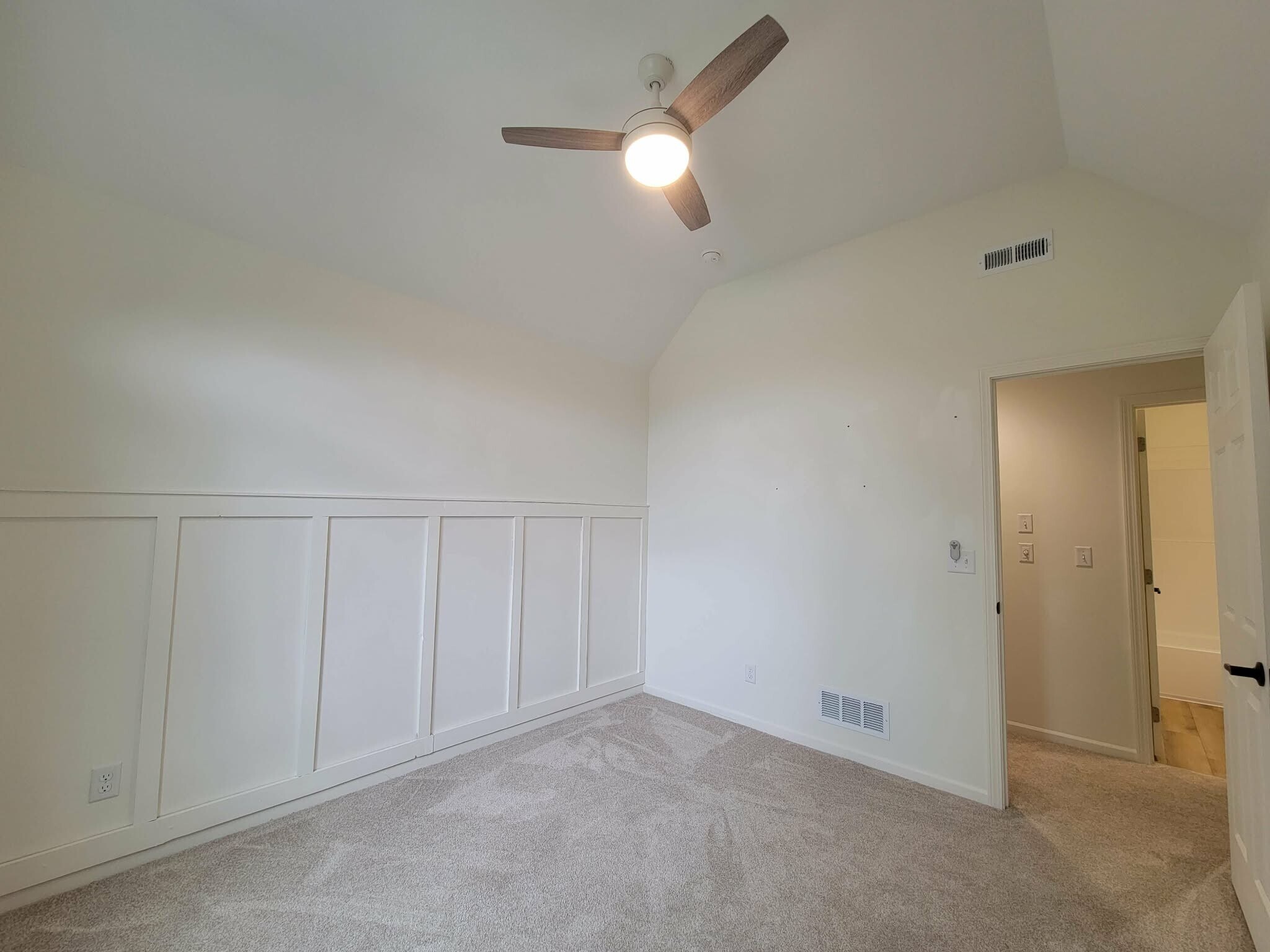Building Photo - 1532 SE Silkwood Ln