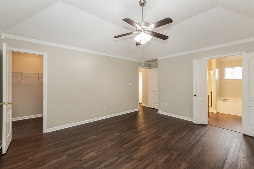 Building Photo - 11667 Millwind Dr