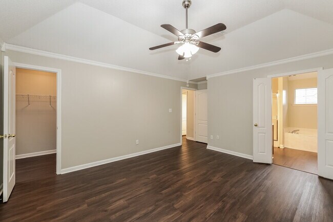 Building Photo - 11667 Millwind Dr