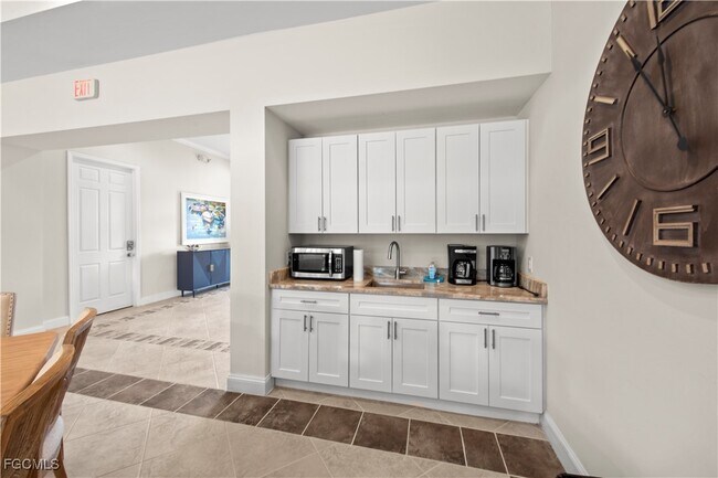 Building Photo - 11041 Gulf Reflections Drive