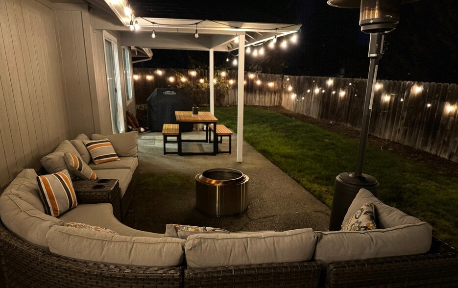 Building Photo - 1515 W Harbeck Rd