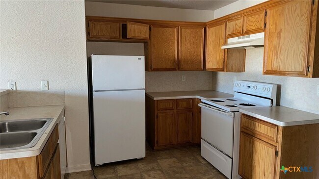 Building Photo - 3312 Cantabrian Dr