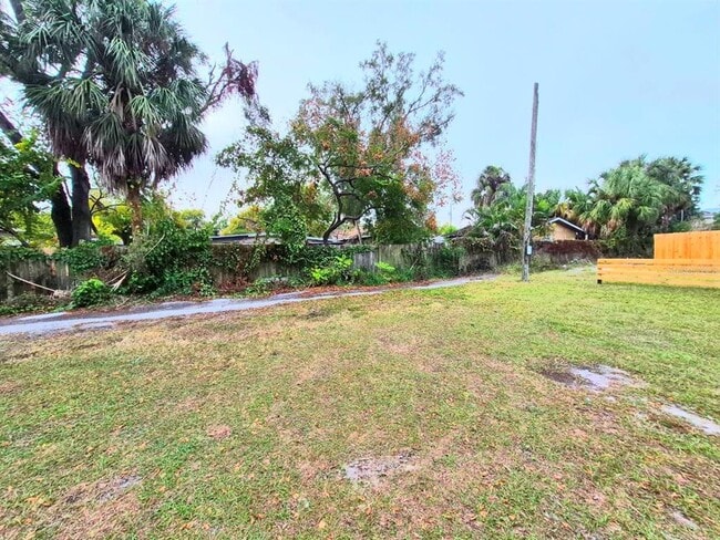 Building Photo - 2408 W Cypress St