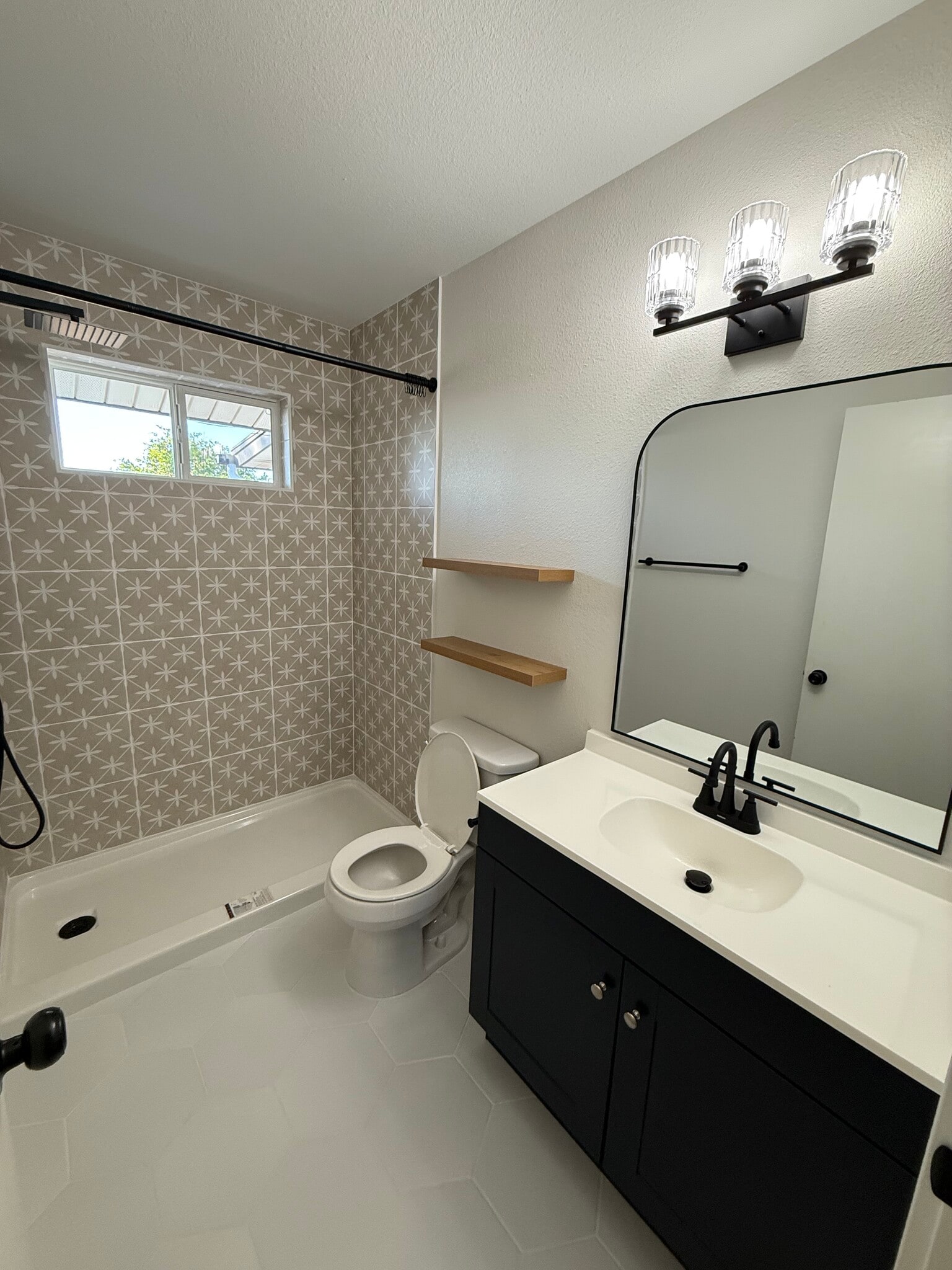 Building Photo - 10607 W El Rancho Dr