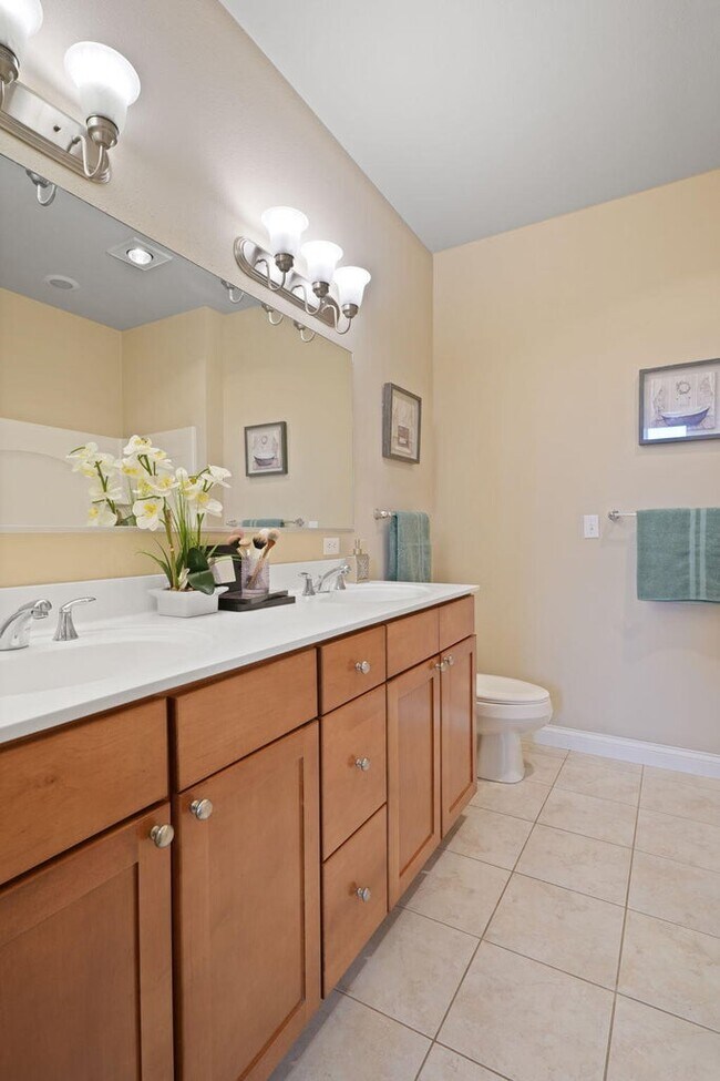 Building Photo - 141 Main St