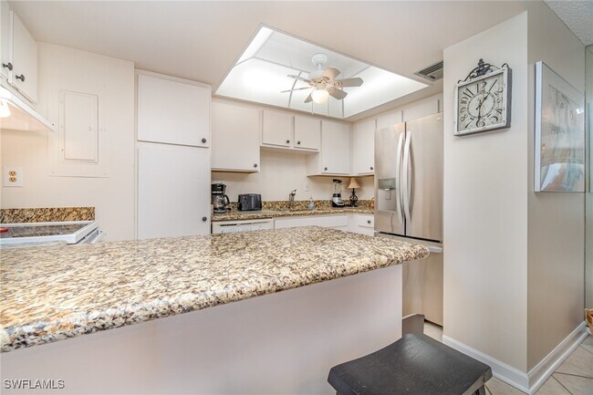 Building Photo - 3443 Gulf Shore Blvd N