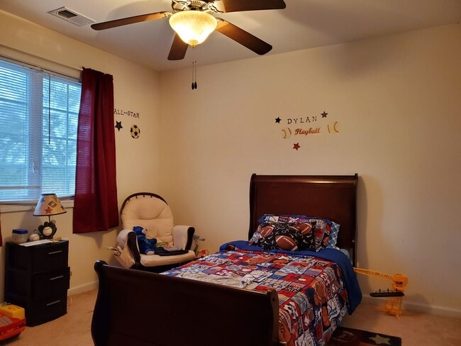 Building Photo - Tranquil Expanse : 4BR | 2.5 BA , House in Moncks Corner