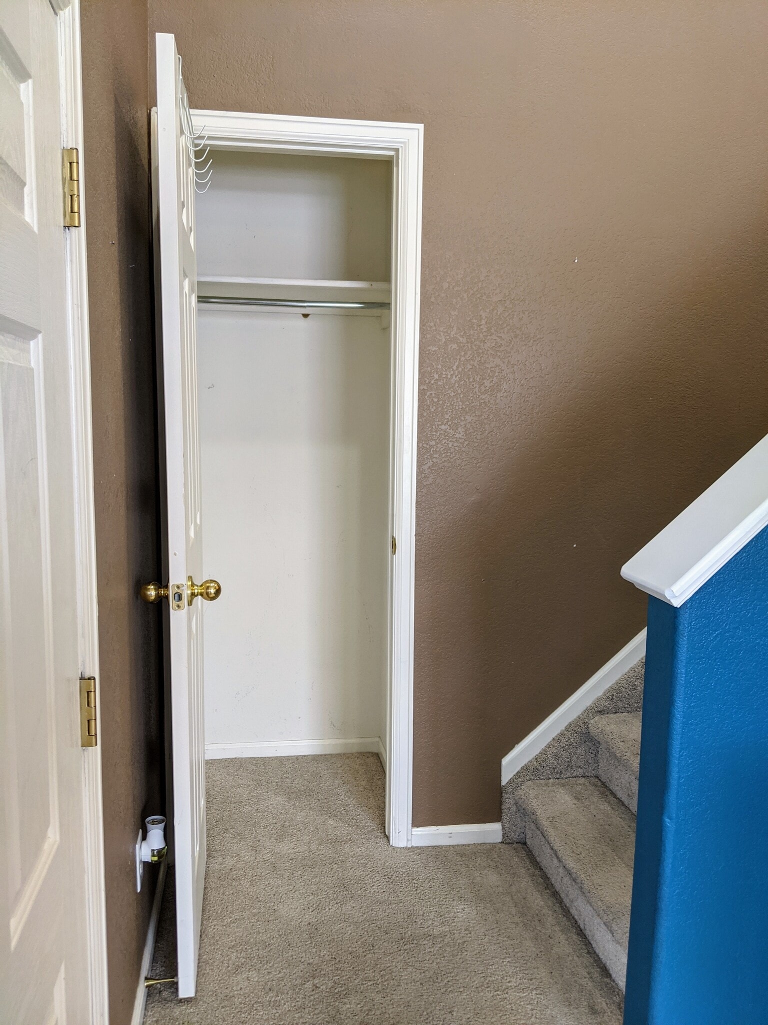 1st Floor Entry Closet - 6803 Autumn Ridge Dr