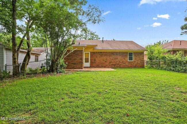 Building Photo - 757 Sandy Ln