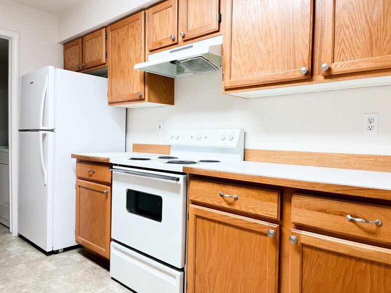 Building Photo - 8220 N Loch Haven Dr