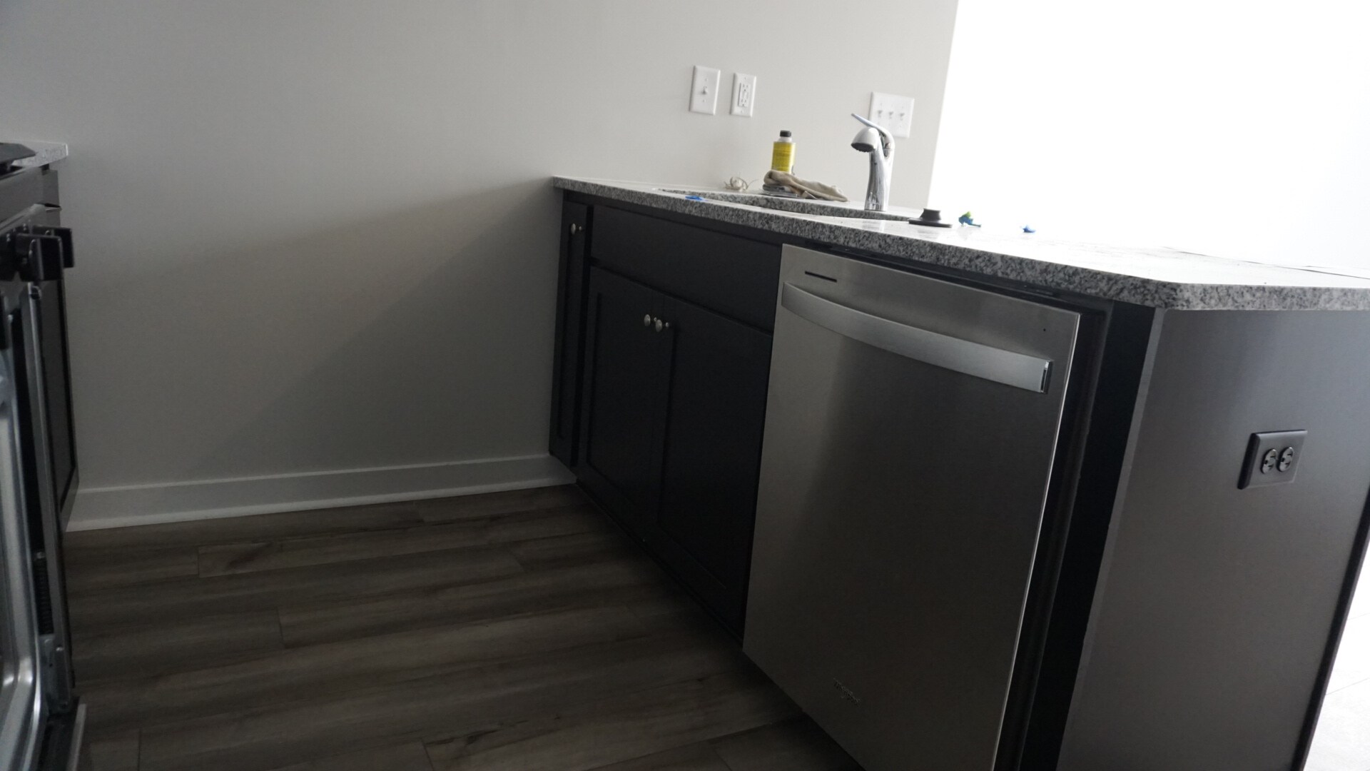 Building Photo - Room in Townhome on Munsing Dr