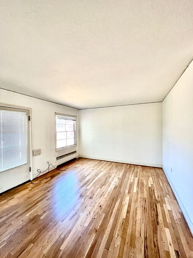 Building Photo - A good connection makes all the difference