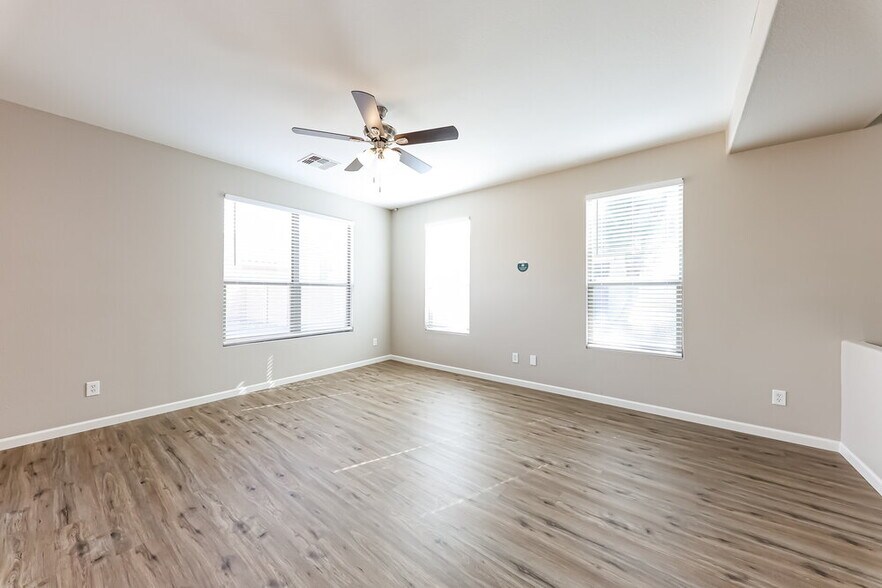 Building Photo - 16921 W Marconi Ave