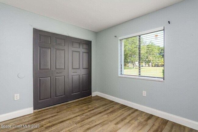 Building Photo - 2253 Flower Tree Cir