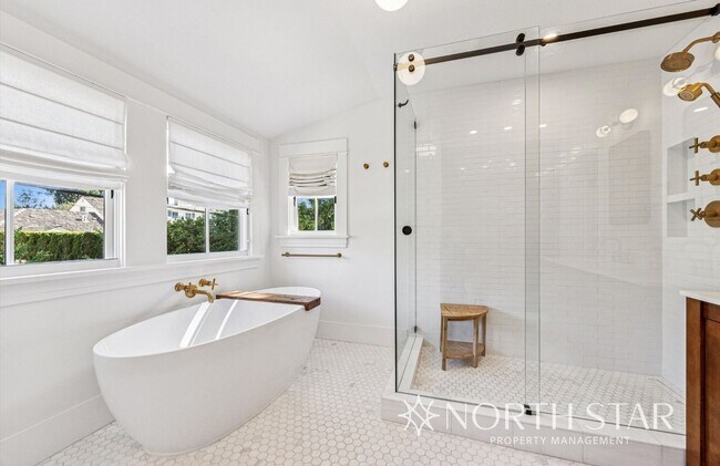 Building Photo - Charming Broadmoor Historic Farmhouse on a...