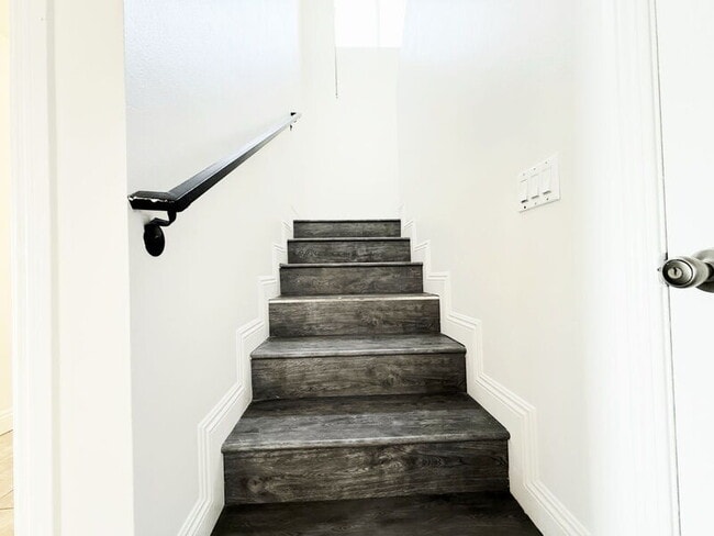 Building Photo - 1440 E 42nd St