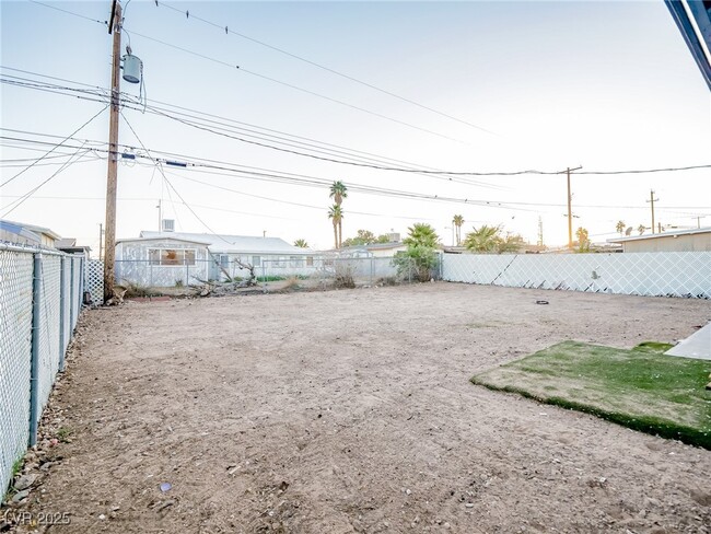 Building Photo - 6217 Burgundy Way