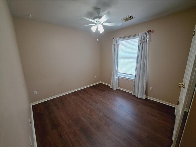 Building Photo - 3708 Bird House Dr