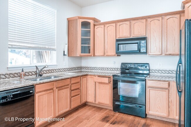 Building Photo - 10590 Pearlwood Cir