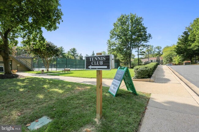 Building Photo - 5225 Pooks Hill Rd