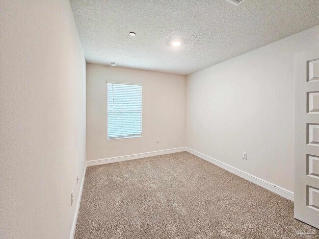 Building Photo - 1211 Fairchild Vlg Dr