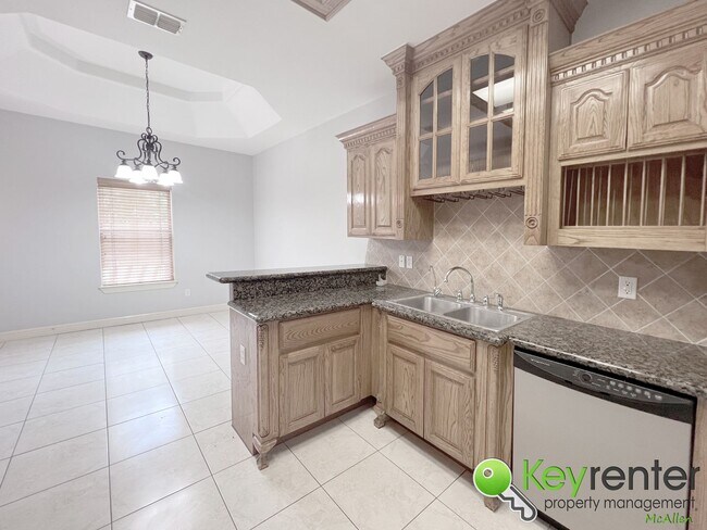 Building Photo - 3Bed/2Bath Gorgeous and move in ready.  (S...