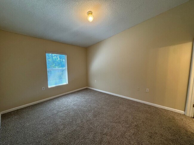Building Photo - 5051 Playpen Dr