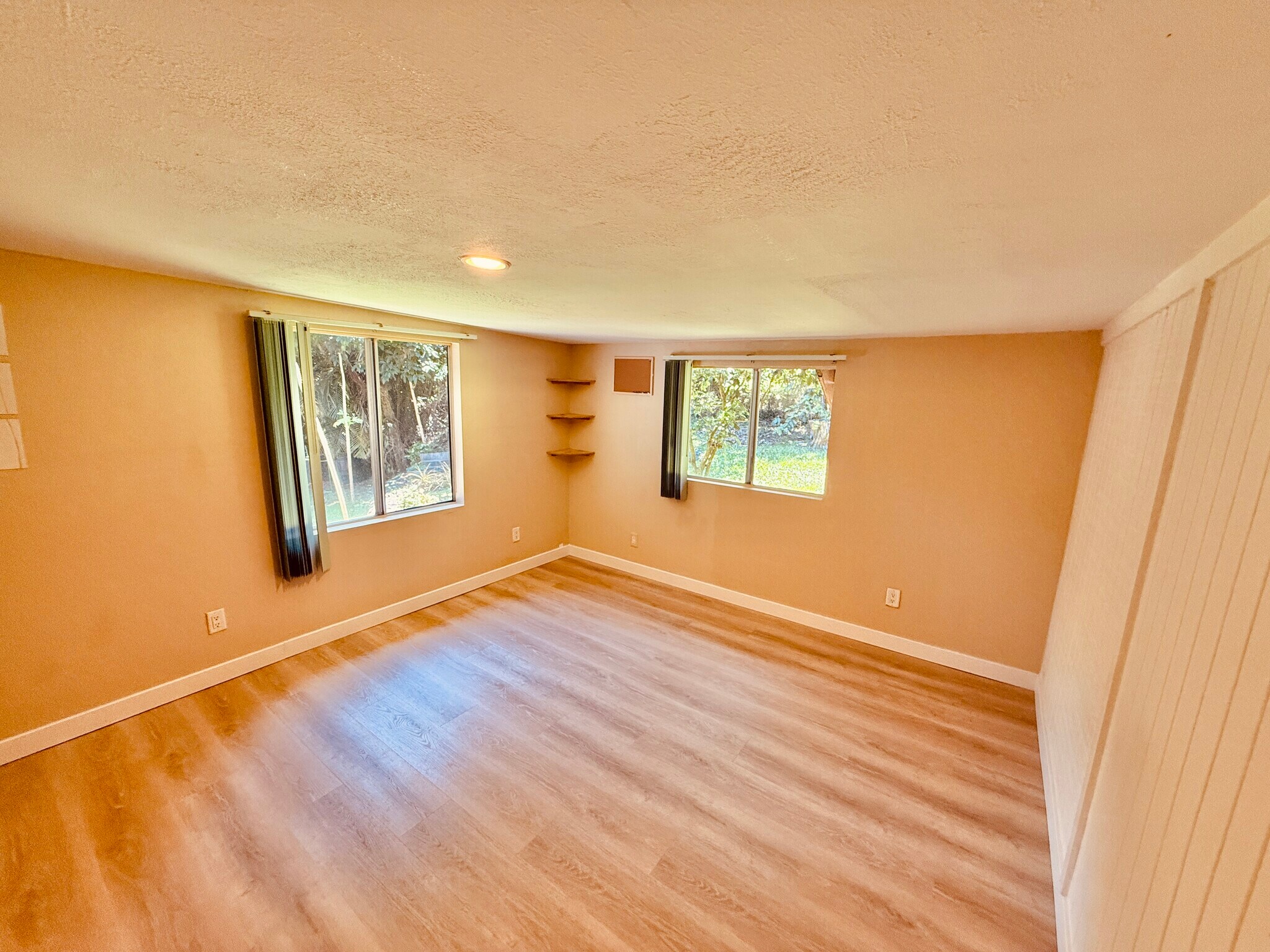 Building Photo - 1073 Nanihoku Pl
