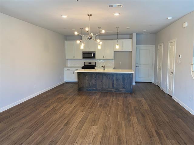 Building Photo - 829 Emerling Dr