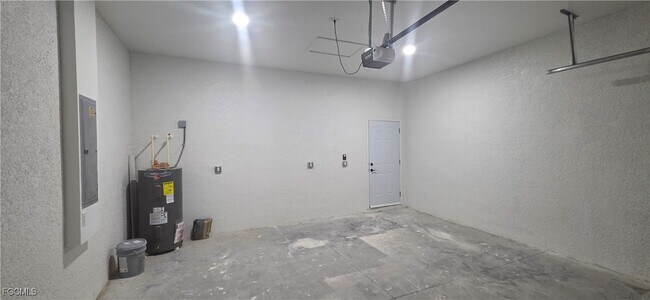 Building Photo - 1631 NE 34th St