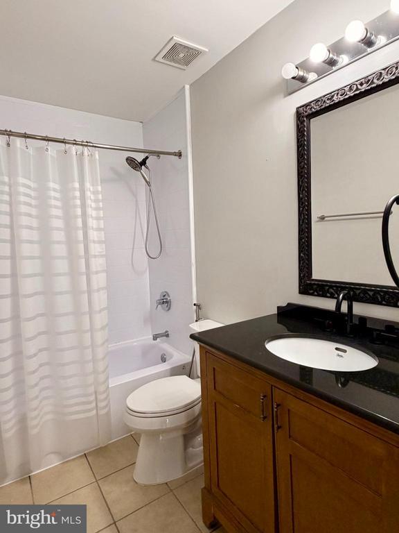 Building Photo - 33 Christopher Way