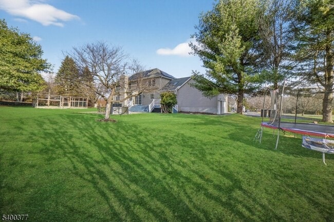 Building Photo - 7 Sun Valley Way