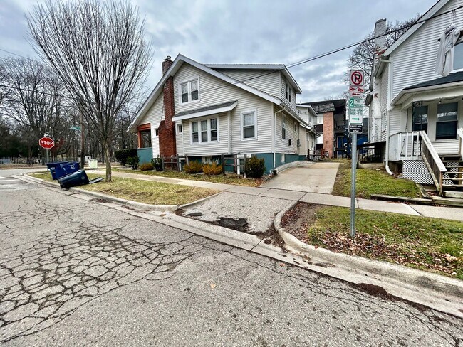 Building Photo - 1500 Geddes Ave