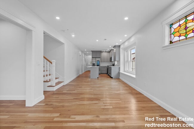 Building Photo - 35 Farragut Ave