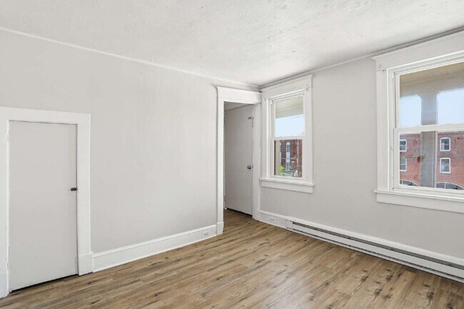Building Photo - 13 N Maryland Ave