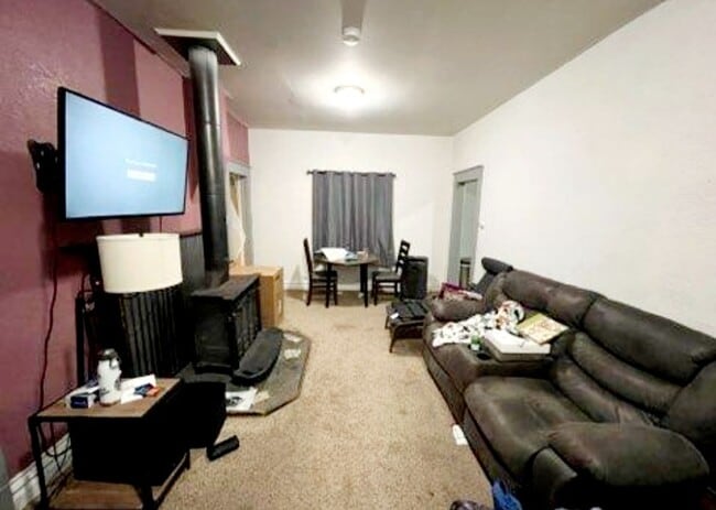 Building Photo - Single Family Home with Garage | Avail. Oc...