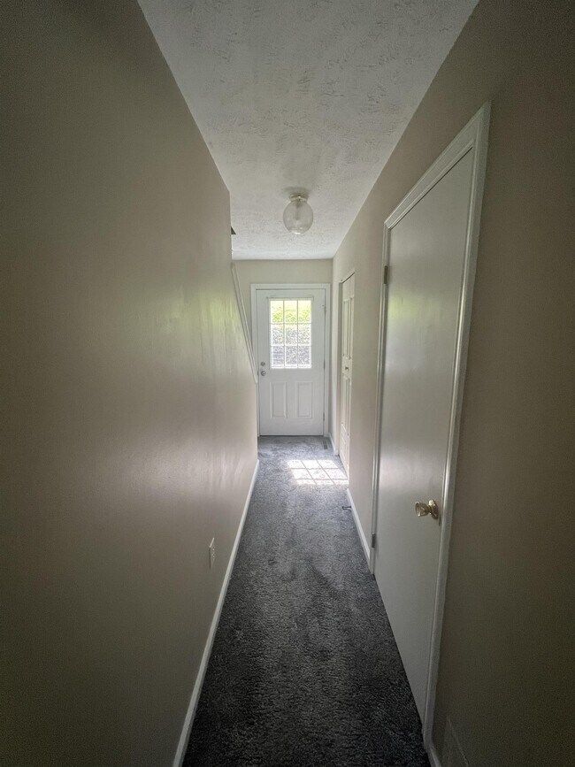 Building Photo - 838 Canyon Rd